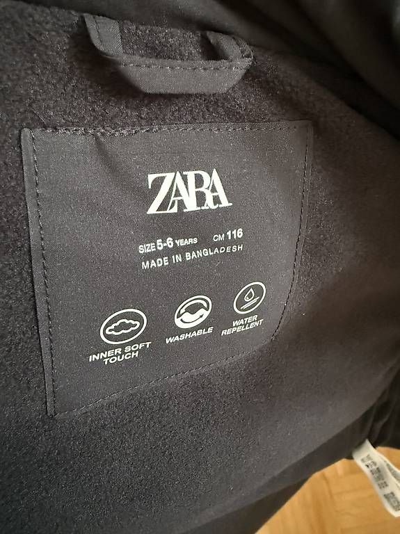 Altro abbigliamento per bambina: Zara Weste Gr. 116 NEU Schwarz – Usato da Küsnacht ZH venduto da Leen 1