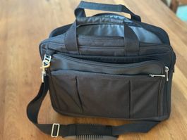 Schwarze Businesstasche / Laptoptasche - Top Zustand!