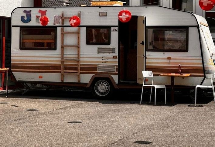 Anhänger: Partywagen Barwagen Wohnwagen – Defekt aus Giswil von harw 1