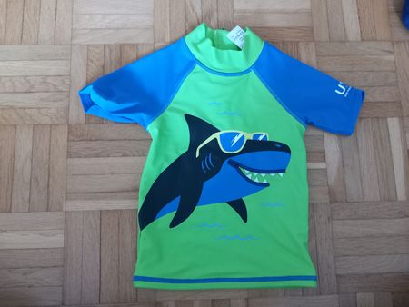 Badehose Gr. 80 & UV Shirt Gr. 80 Hai-Motiv Sommer