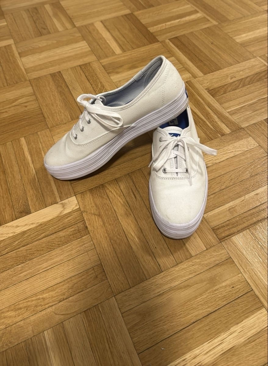 Scarpe da donna: Weisse Canvas Sneakers von Keds – Nuovo (secondo la descrizione) da Münchenbuchsee venduto da d_elfi