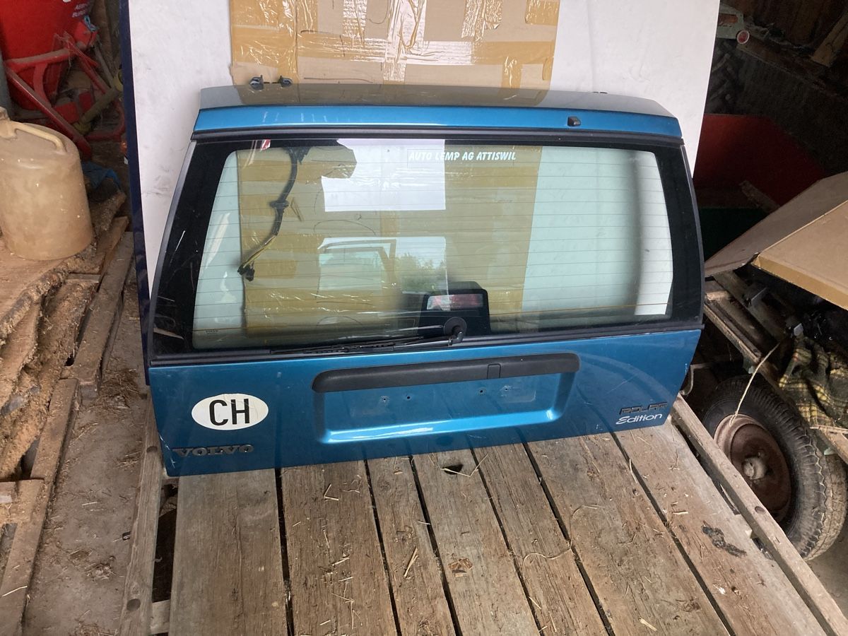 Volvo Tutti pezzi di ricambio auto: VOLVO 940 Kombi Heckklappe – Usato da Hitzkirch venduto da Christophf