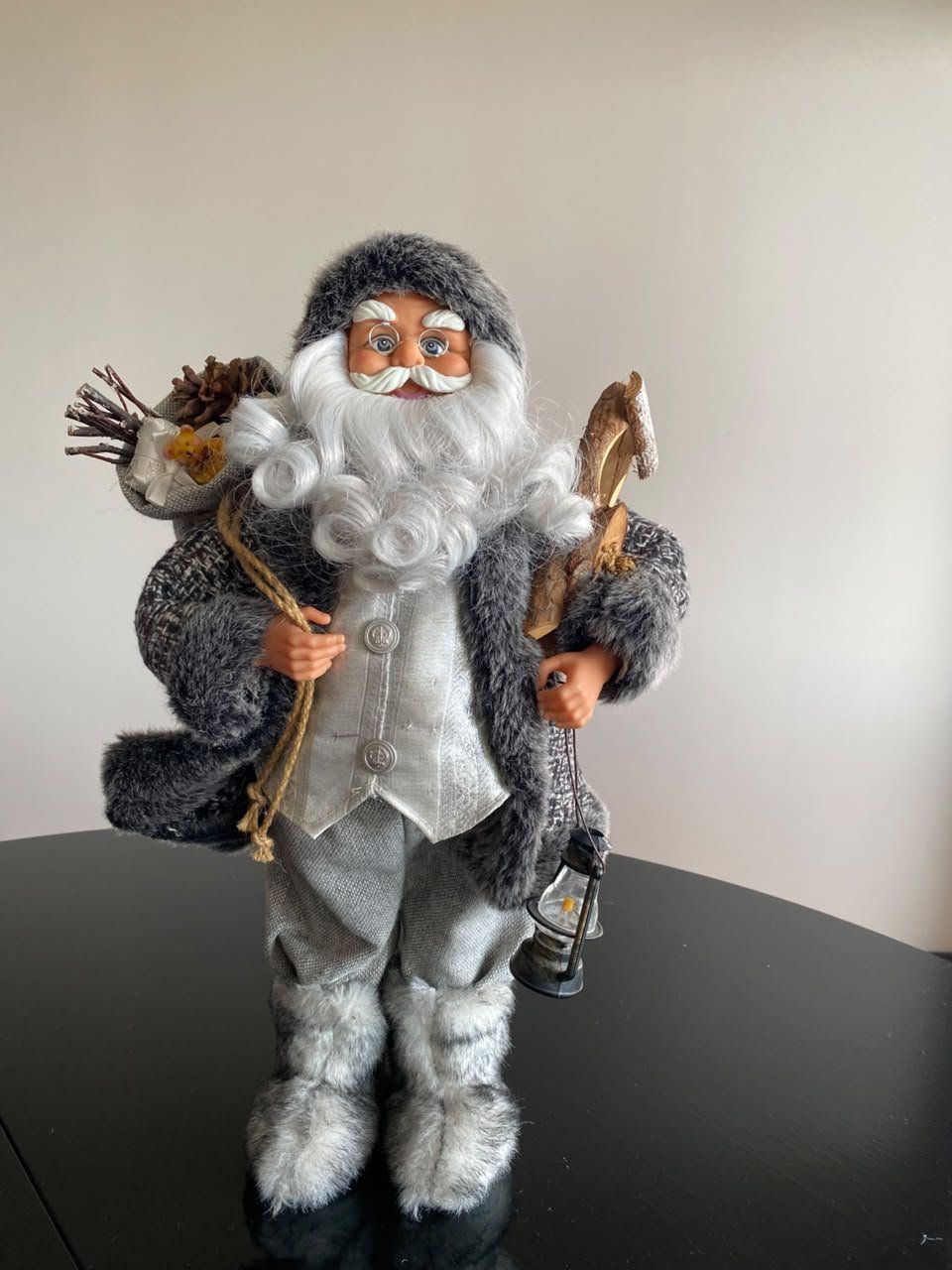 Tutte le decorazioni: Weihnachtsfigur Samichlaus grau mit Laterne – Usato da Zumikon venduto da pat_m55d