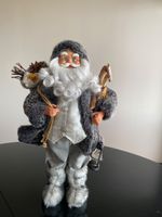 Weihnachtsfigur Samichlaus grau mit Laterne