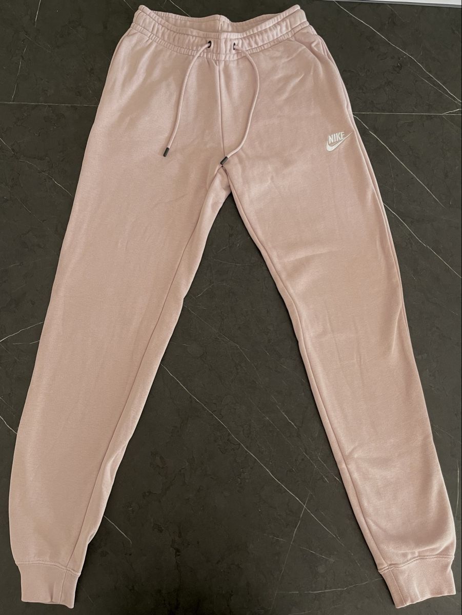 Nike Pantaloni: Nike Trainerhose Grösse XS – Nuovo (secondo la descrizione) da Rapperswil SG venduto da joyakeller