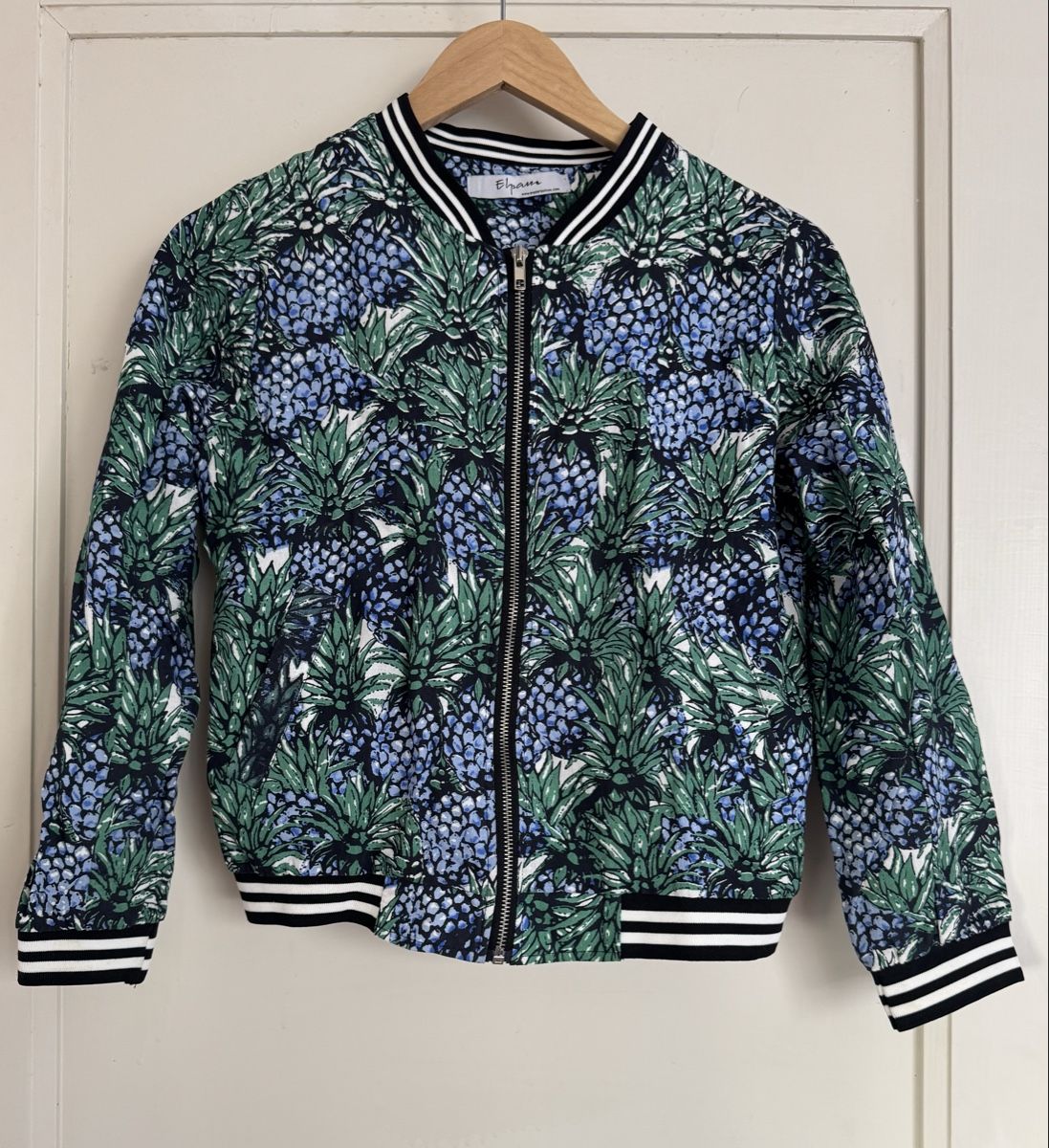 Vestes: Funky Pineapple Print Bomber Jacket - Perfect for Summer! 55 – Neuf (Voir description) à Zürich par olalinda