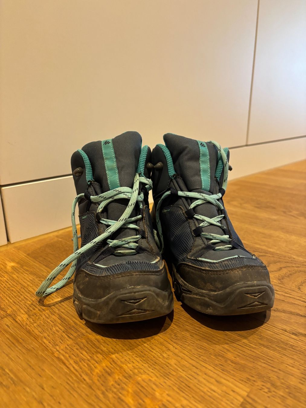 Decathlon Scarpe da uomo: Kinder Hiking shoes size 35 – Usato da Küssnacht am Rigi venduto da s_vndn 1