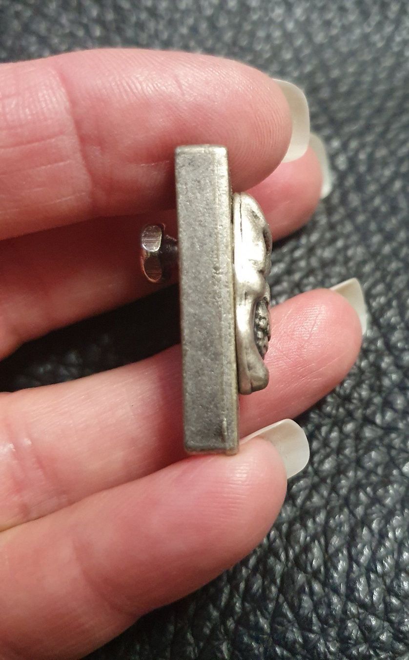 Ciondoli: Neu: "Hemd"-Kragen - Spitzen mit Skull – Nuovo (secondo la descrizione) da Muri AG venduto da Edlerweiss-Schwarz 5