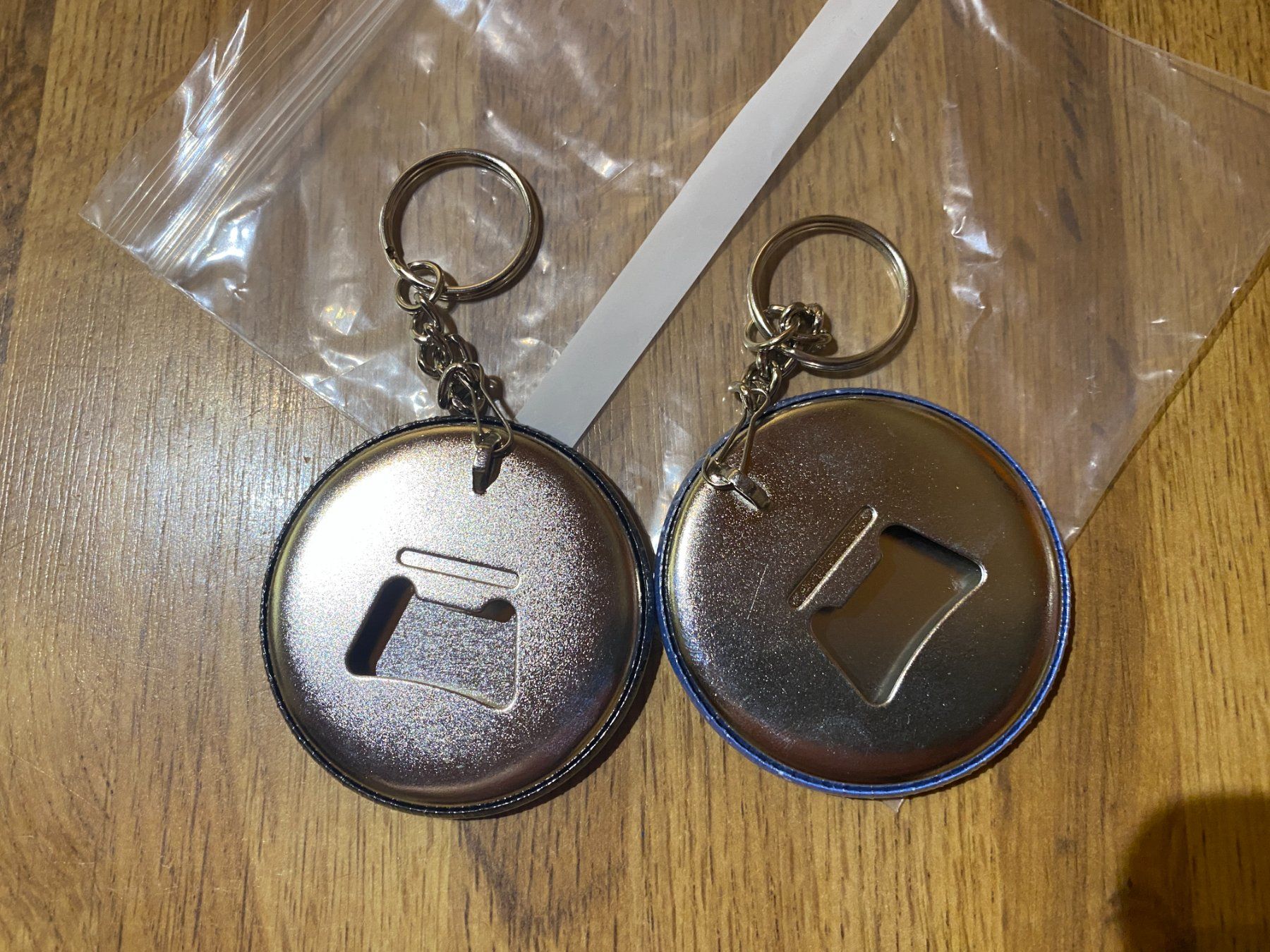 Placchette & Badge: Supertramp Flaschenoeffner! Neu! – Nuovo (secondo la descrizione) da Basel venduto da FatCatPacksTheRatt 3