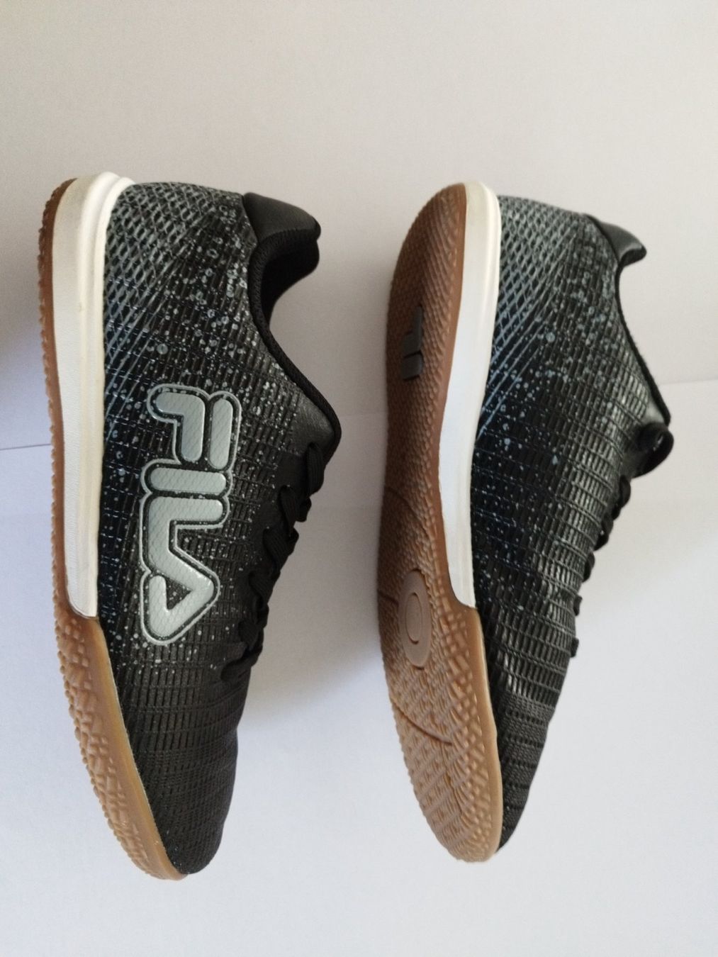 Fila Scarpe per ragazzi: Hallenschuhe Fila Gr. 35 – Usato da Buchs AG venduto da Rohrsascha 1