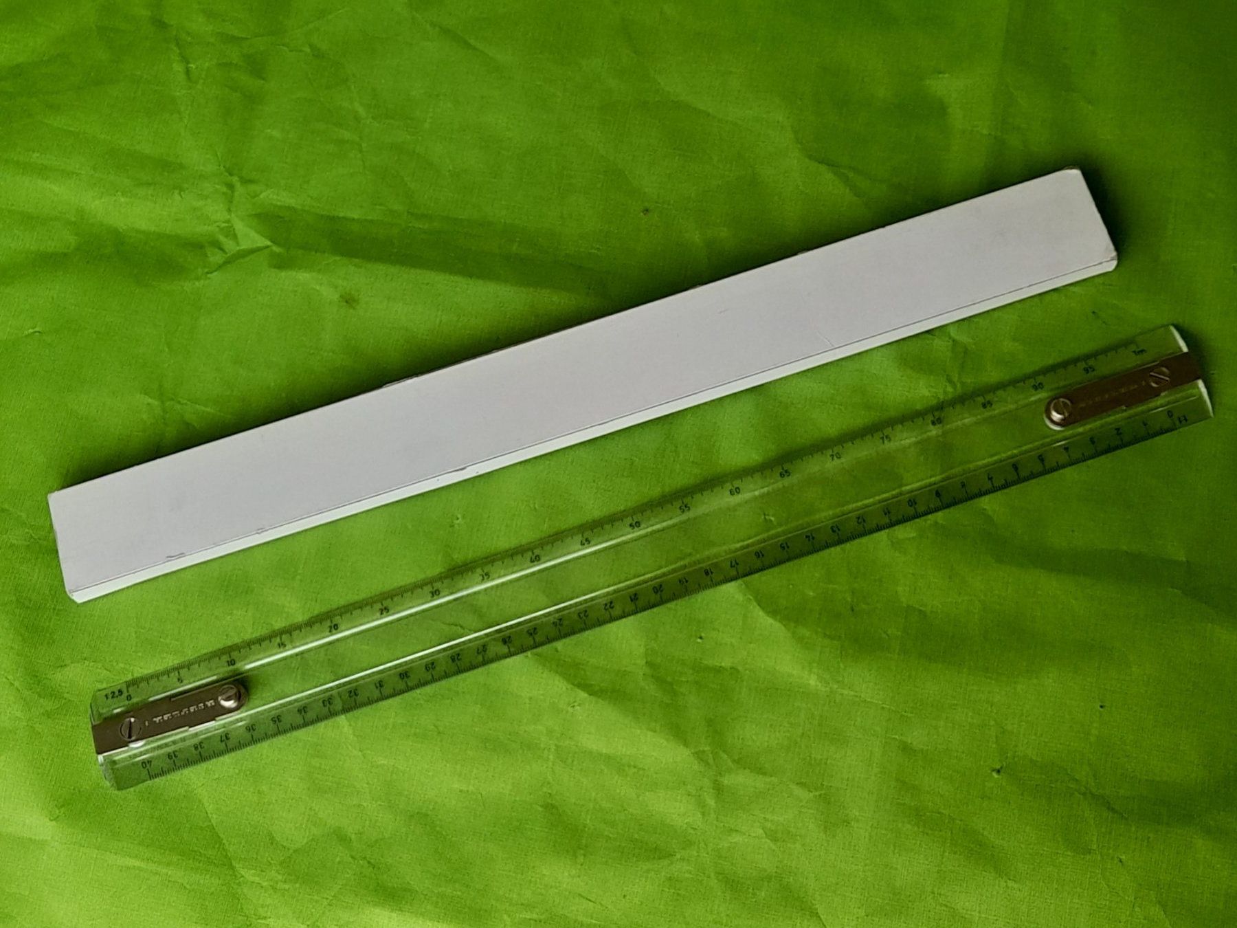 Altro in Scrittura & Disegno: Riefler Lineal - 40 cm Scala – Usato da Aeschi b.Spiez venduto da 52_wochen