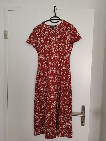 Kleid orangerot geblümt Grösse 36 guter Zustand