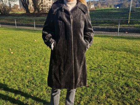 In der Schweiz gefertigter Pelzmantel