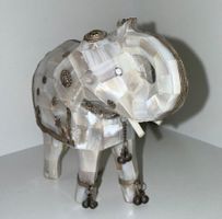 ✨Éléphant Ancien en Nacre – Fait main – Objet de Collection