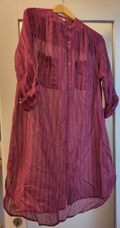 Lange burgunderrote Bluse/Tunika von Manor, Gr. S/M, neu