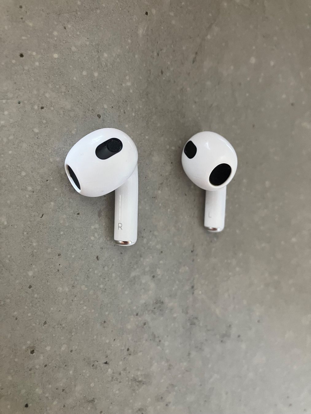 Apple Cuffie: Apple AirPods 3 – Usato da Lausanne venduto da mr.v 5