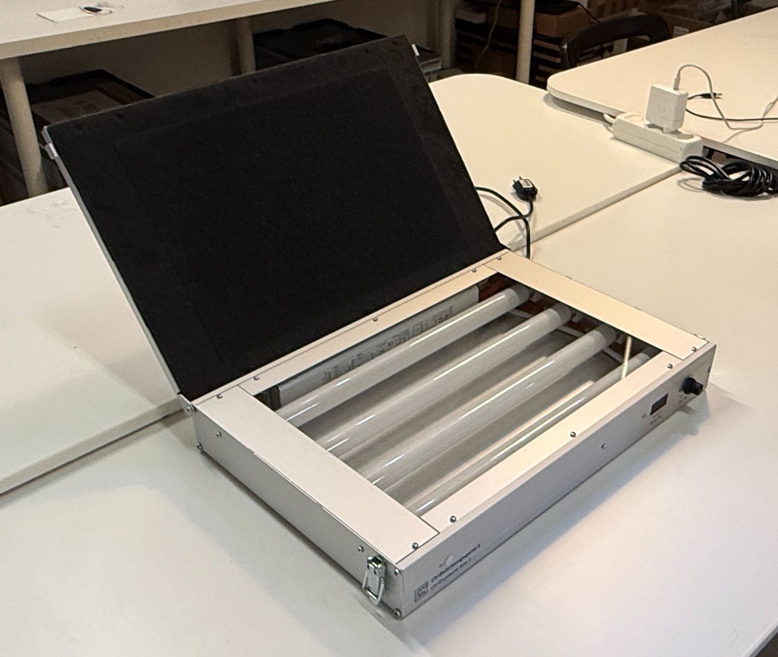 Tous les outils: UV-Belichtungsgerät – D'occasion à Bern par 89grad_gmbh 2