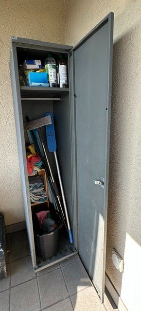 Lista Garderobe: Lista Garderobe oder Putzschrank – Gebraucht aus Zürich von monheg 1