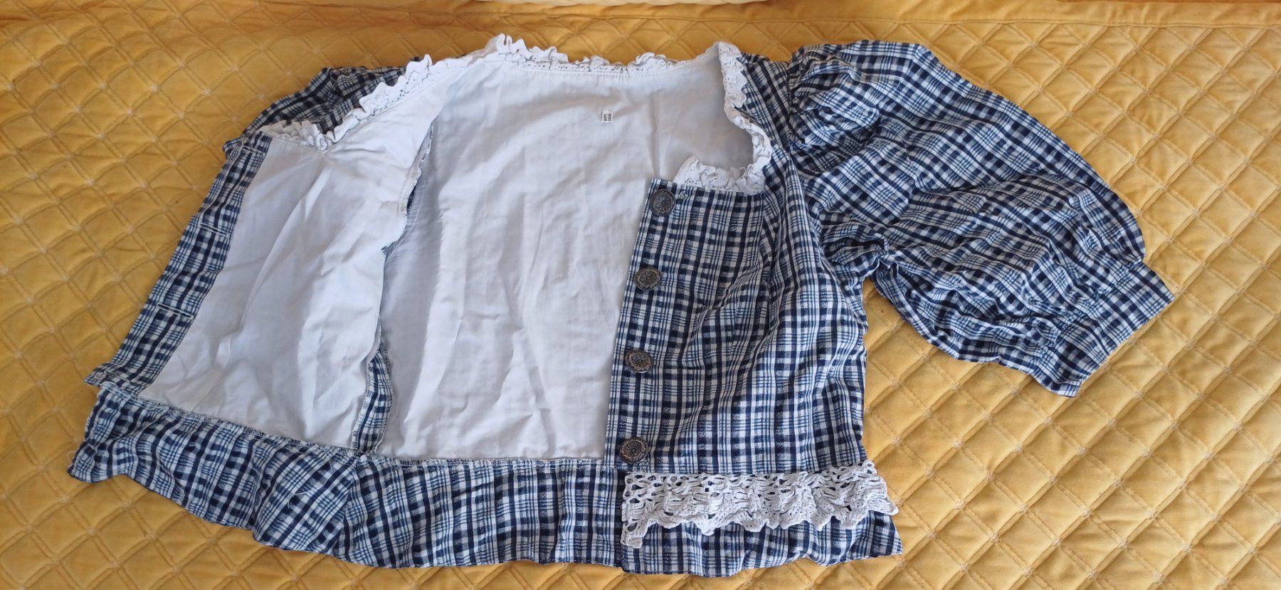 Blusen: Bluse ( Dirndel) Jupe&Hose-lang oder kurz/Super-Hinhucker – Gebraucht aus Payerne von jea_m6nb 3