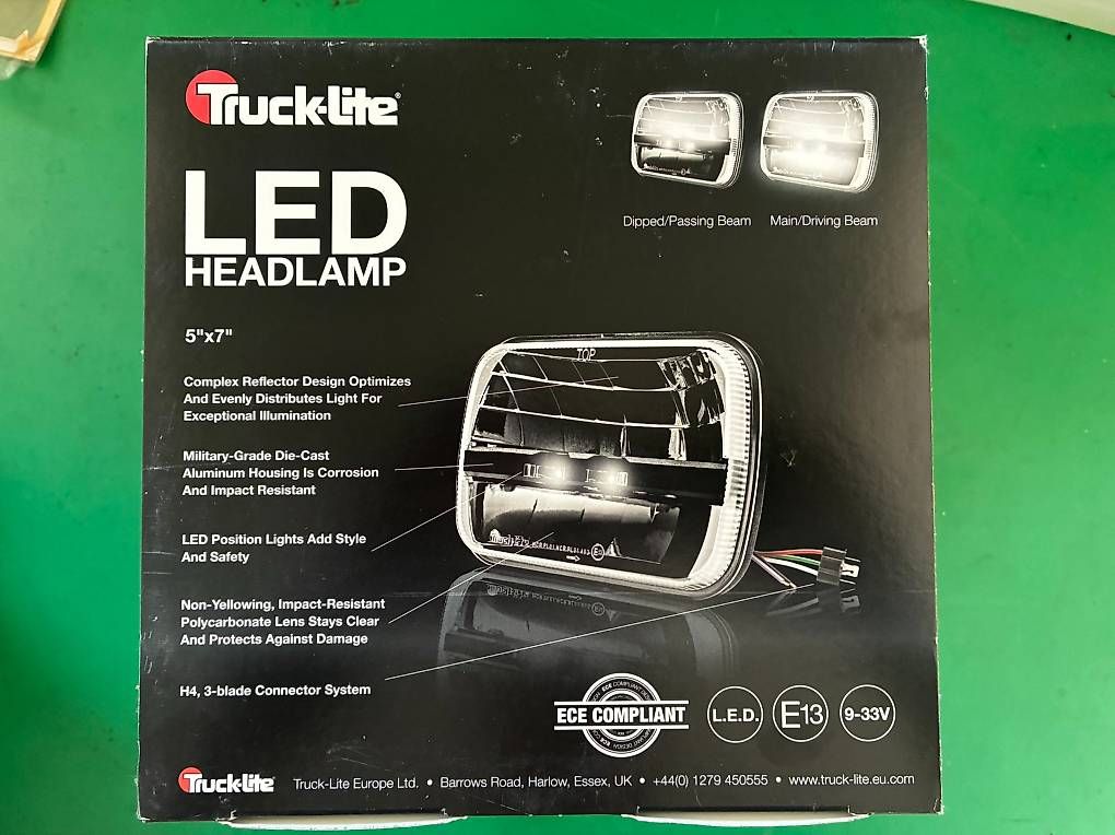 Fari: Truck-Lite LED Scheinwerfer  – Usato da Luzern venduto da Nautico 2