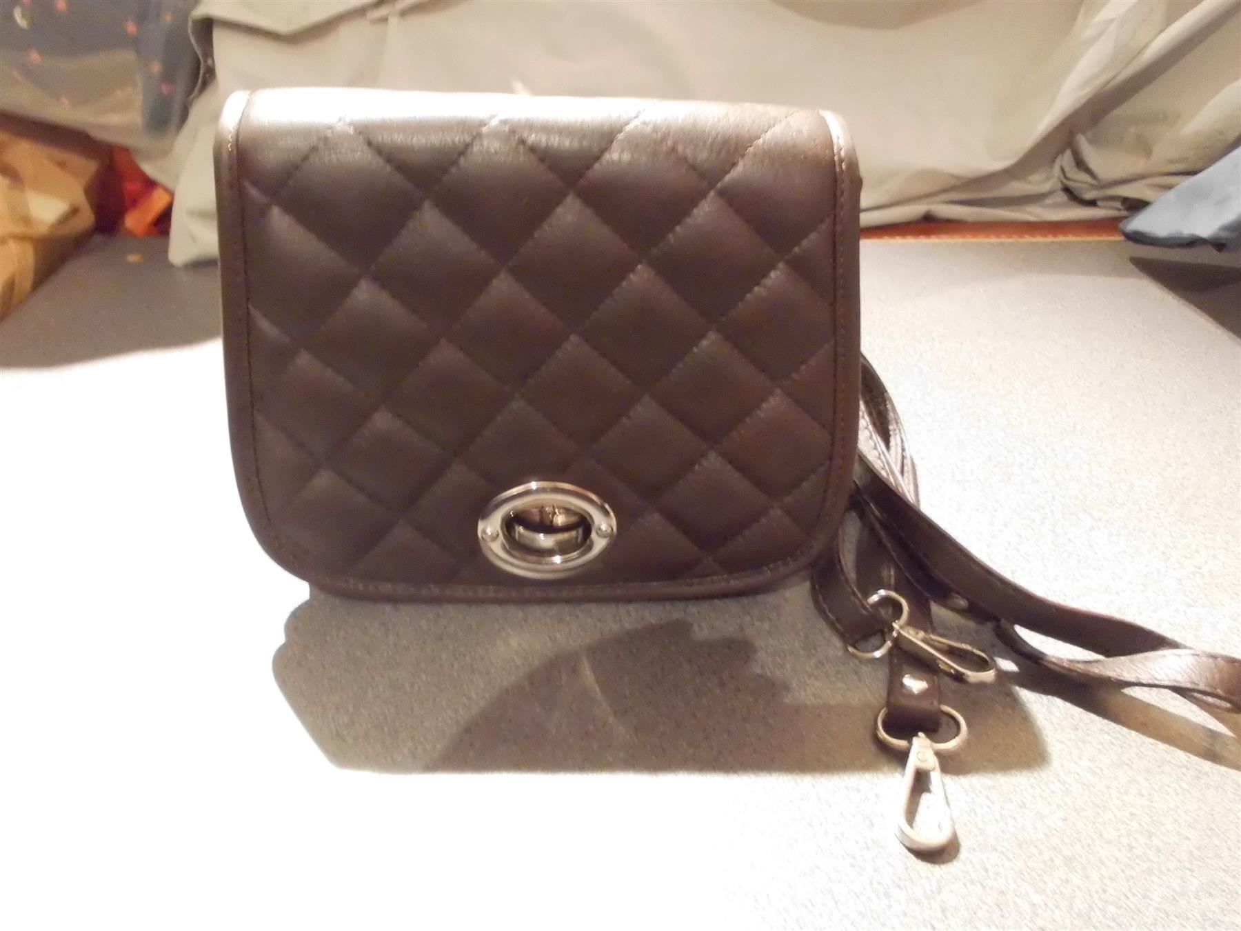 Taschen für Damen: Handtasche dunkelbraun, Genuine Leather – Gebraucht aus Zürich von abraxas1291