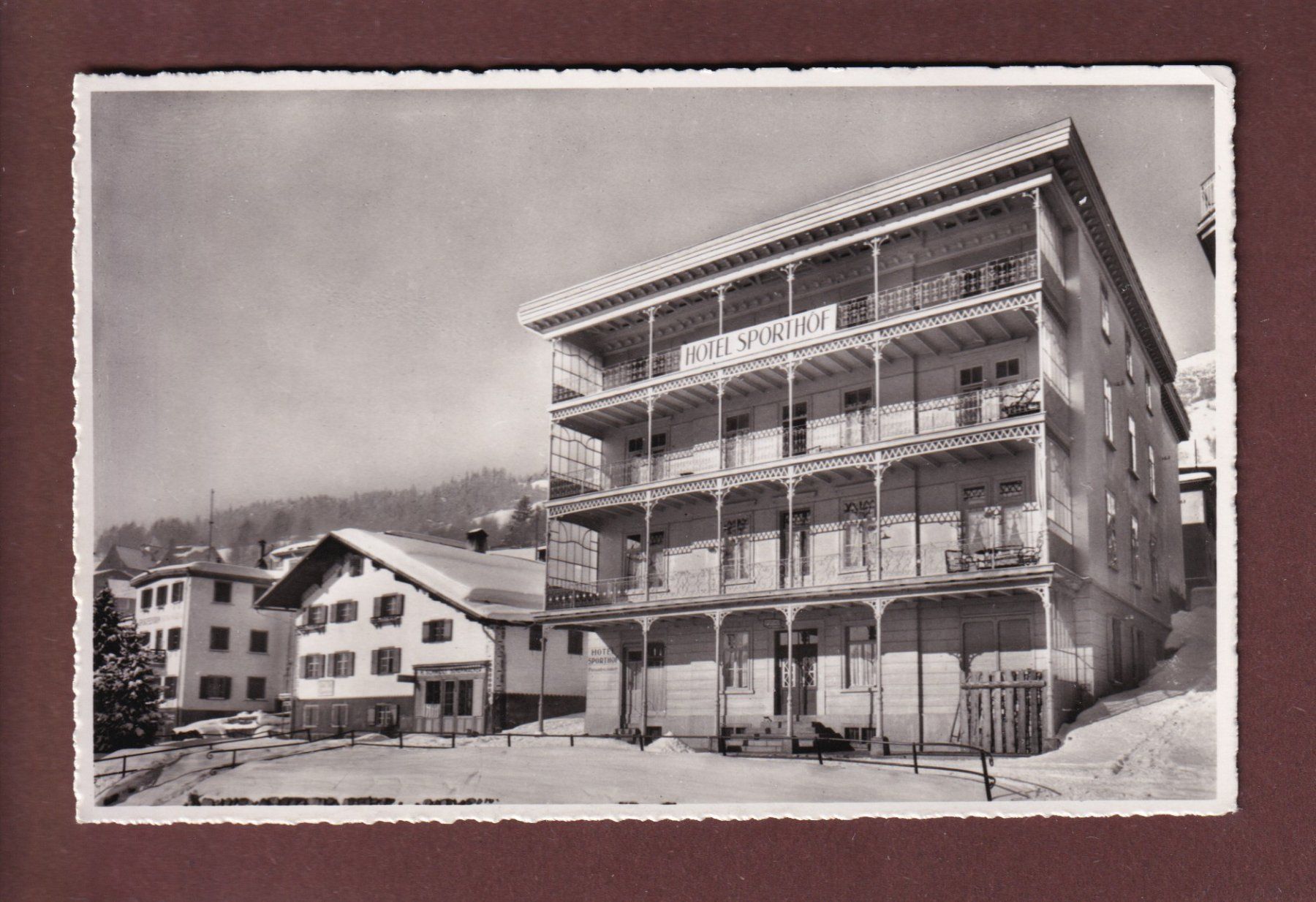 Cartoline postali: DAVOS-DORF - Hotel Sporthof – Usato da Pully venduto da nicecards