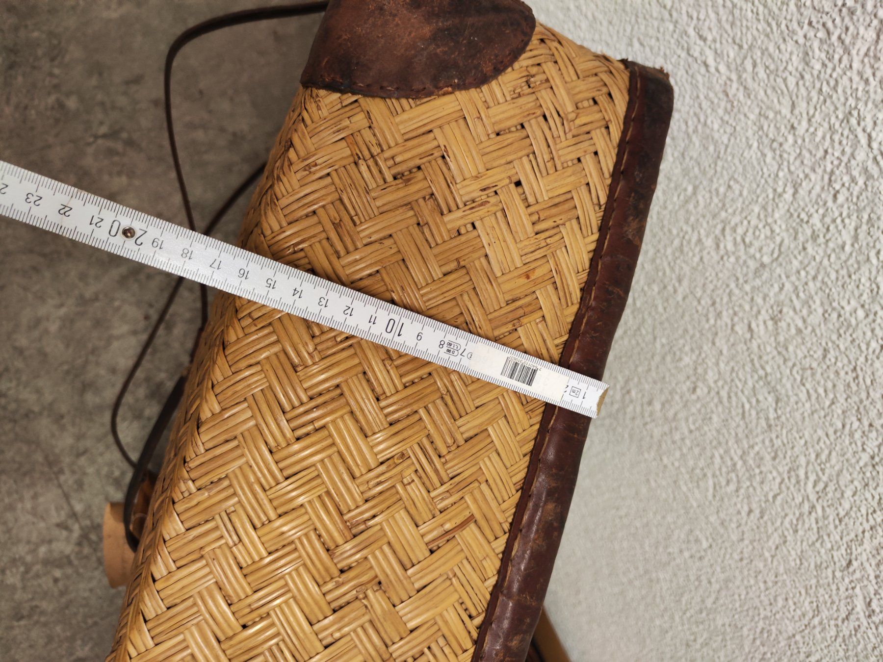 Reisekoffer: 2 alte Vintage Rattan Koffer – Gebraucht aus Toffen von  4