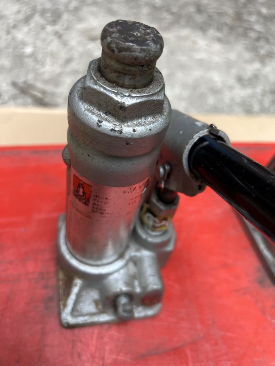 Tutti gli attrezzi: Hydraulik Heber 2 Stück  – Usato da Neuenhof venduto da Willi111 3