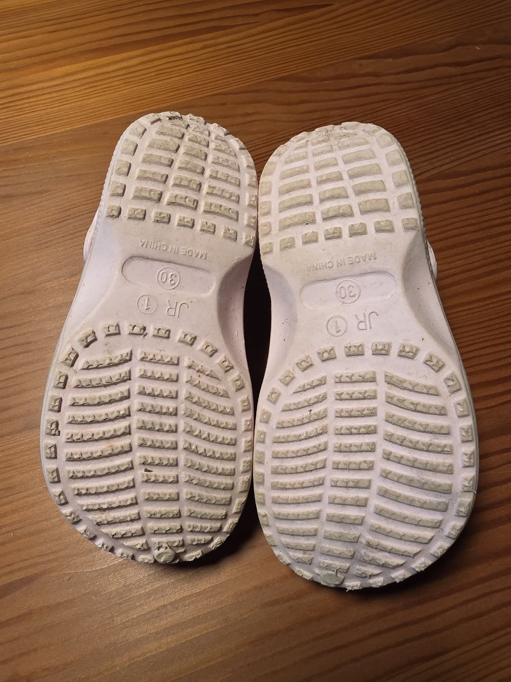 Scarpe per ragazze: Crocsähnliche Schuhe Grösse 30 – Usato da Grünenmatt venduto da ras_7ksp 2