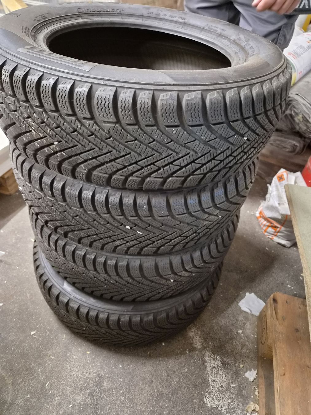 Pneus & Kompletträder: 4 Winterpneu Pirelli – Gebraucht aus Buchrain von Lader-G60 4