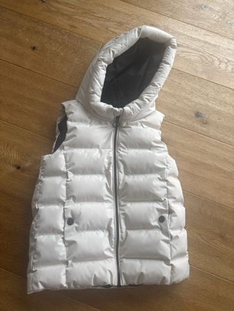 Gilet /Weste mit Kapuze, Gr. 146, Top Zustand!