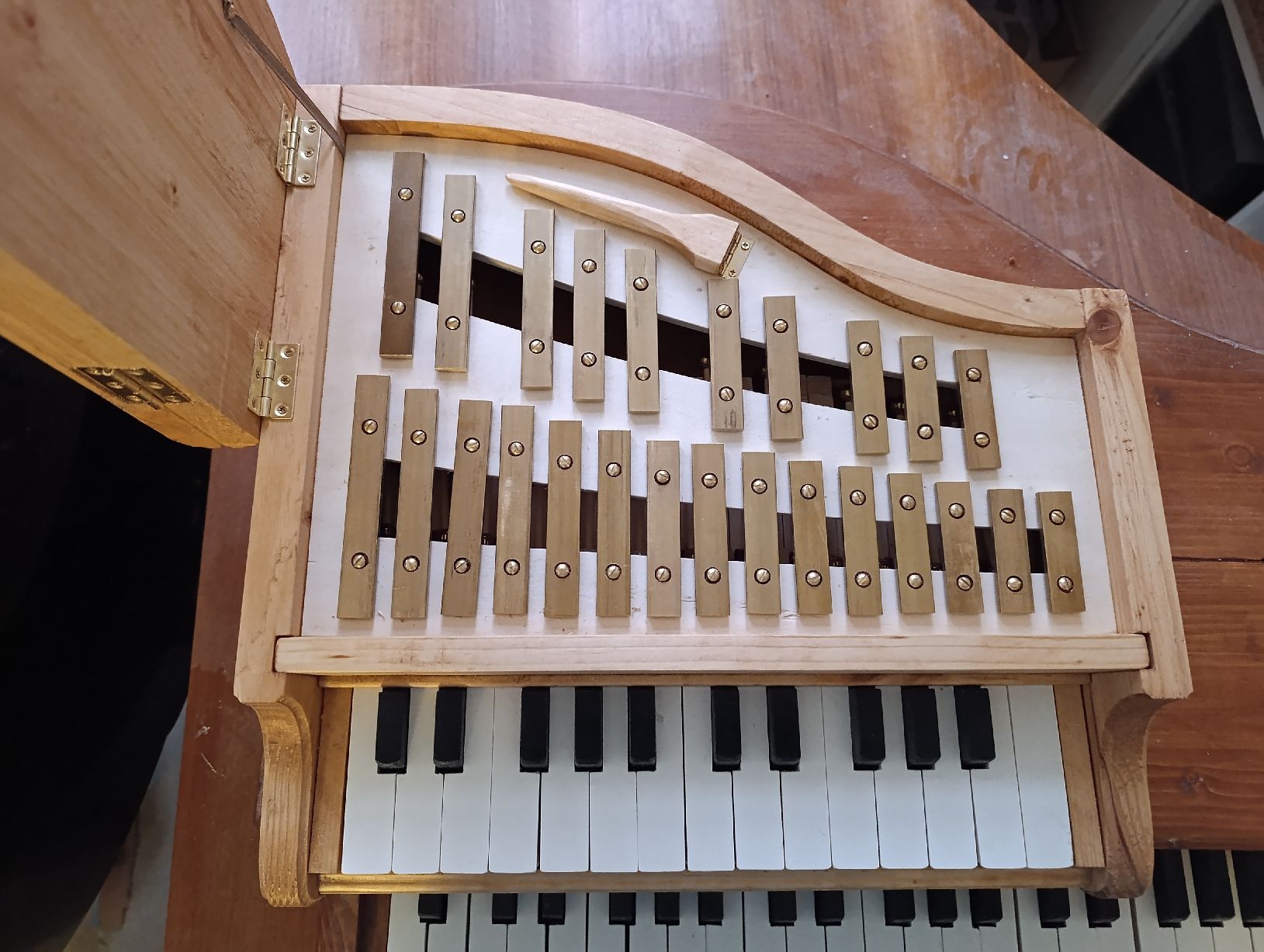 Strumenti musicali: Tastenglockenspiel aus Holz 2 Oktaven Messing – Usato da Herisau venduto da kjs_lcs6 3