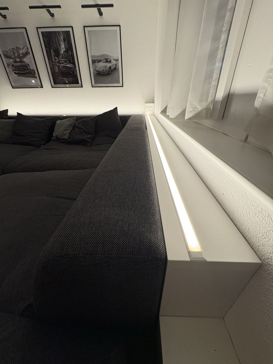 Divani: Ecksofa grau mit integriertem LED & 2 USB-Ladestation – Usato da Degersheim venduto da lis_7rwx 2
