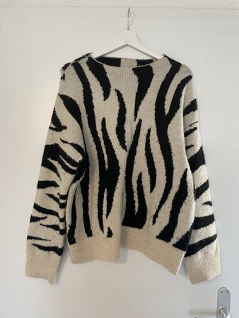 Stylish Zebra-print Sweater