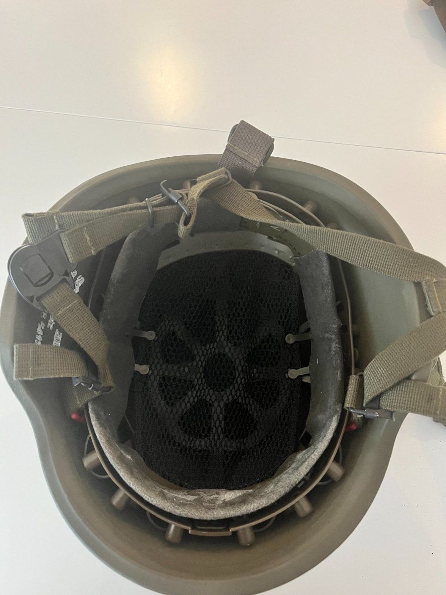 Uniformen & Effekten: Armee helm – Gebraucht aus Billens von Tekel 2