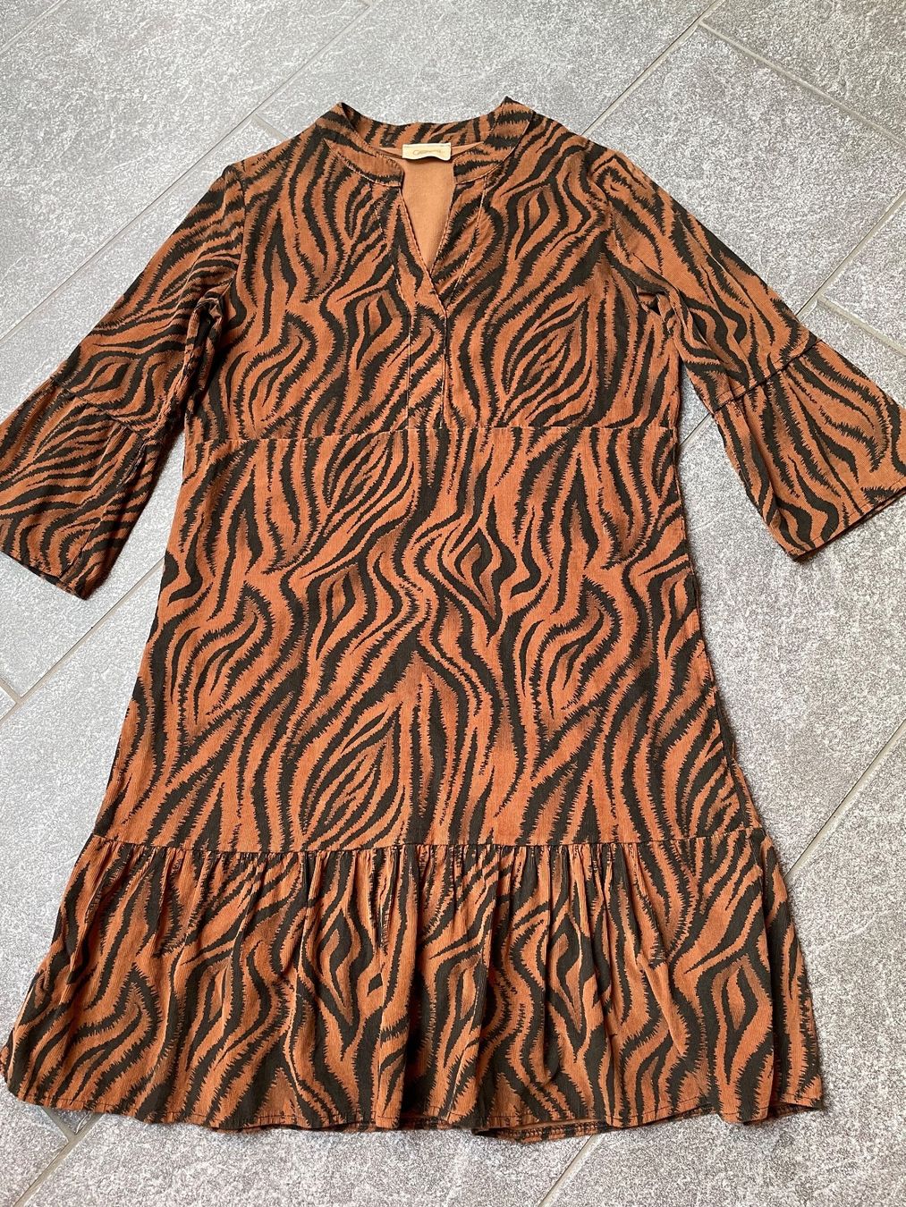 Vestiti: Cartoon Kleid Gr 34 – Nuovo e nell'imballaggio originale da Niederbipp venduto da Rosamunde44