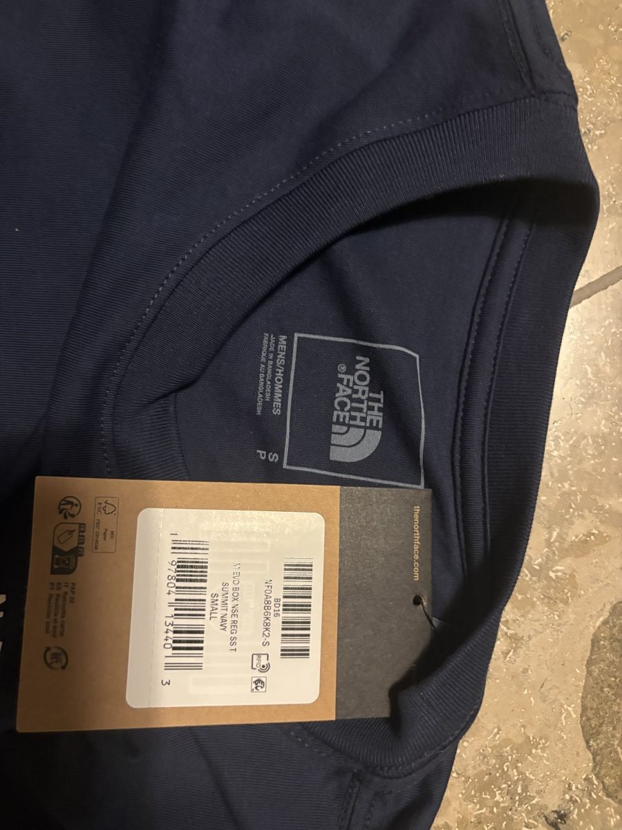 North Face T-shirt: North Face Tshirt – Nuovo e nell'imballaggio originale da Zürich venduto da zuerich.a 1