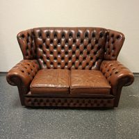 Chesterfield 2er Sofa Leder braun Vintage Pflegebedürftig