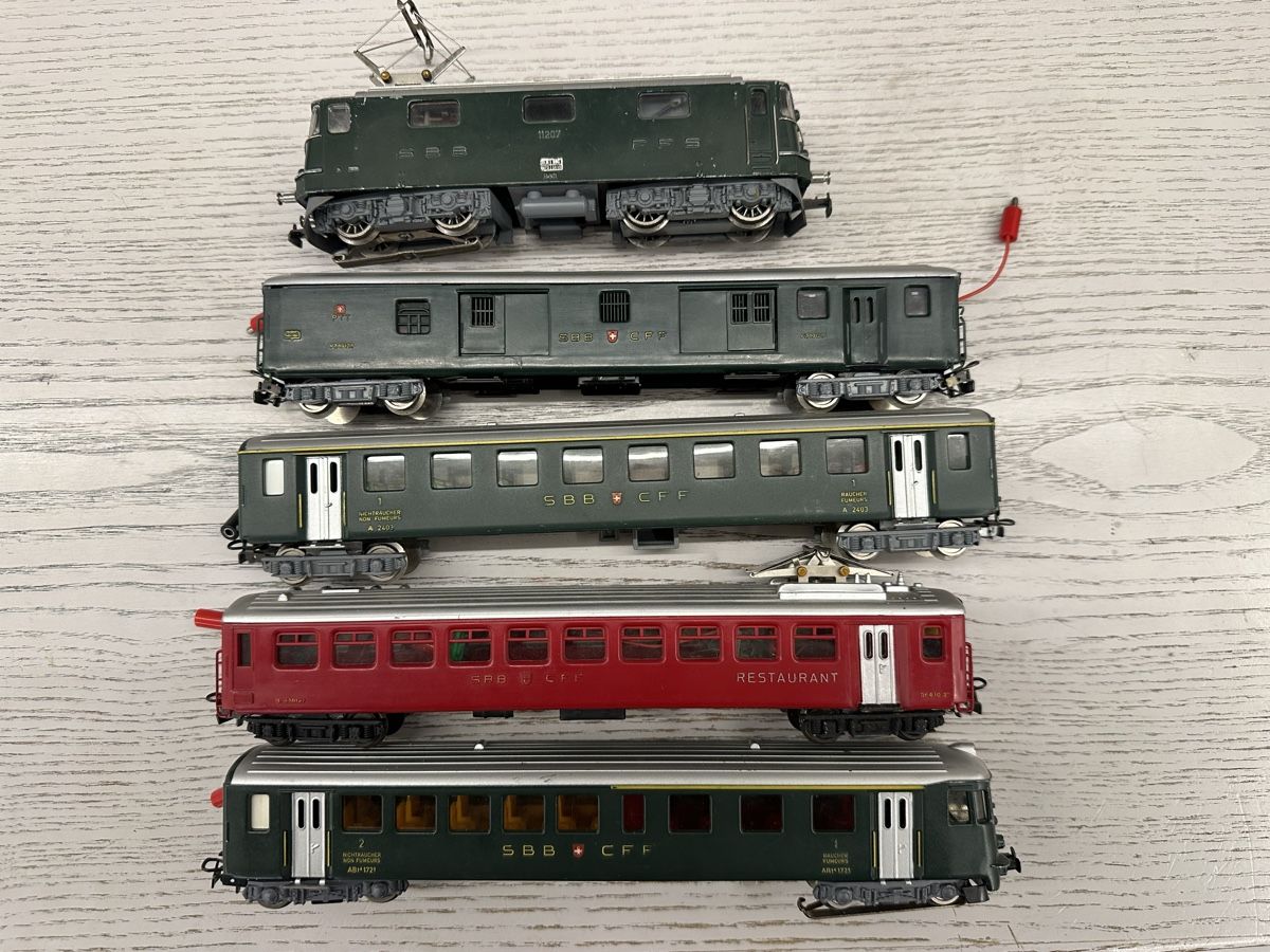 Hag Modelleisenbahnen: Hag SBB Re 4/4 II Personenzug – Gebraucht aus Lupsingen von New-Haven 3