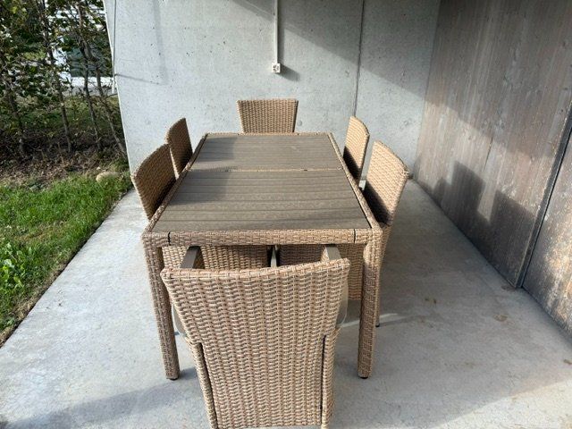 Set di tavolo e panche: Gartentisch mit Stühlen Set, Polyrattan, 6 Stühle – Usato da Herbetswil venduto da DEJA-VU20 1
