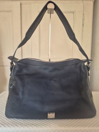 MCM Hobo Travel-Bag aus Leder, mit Nieten