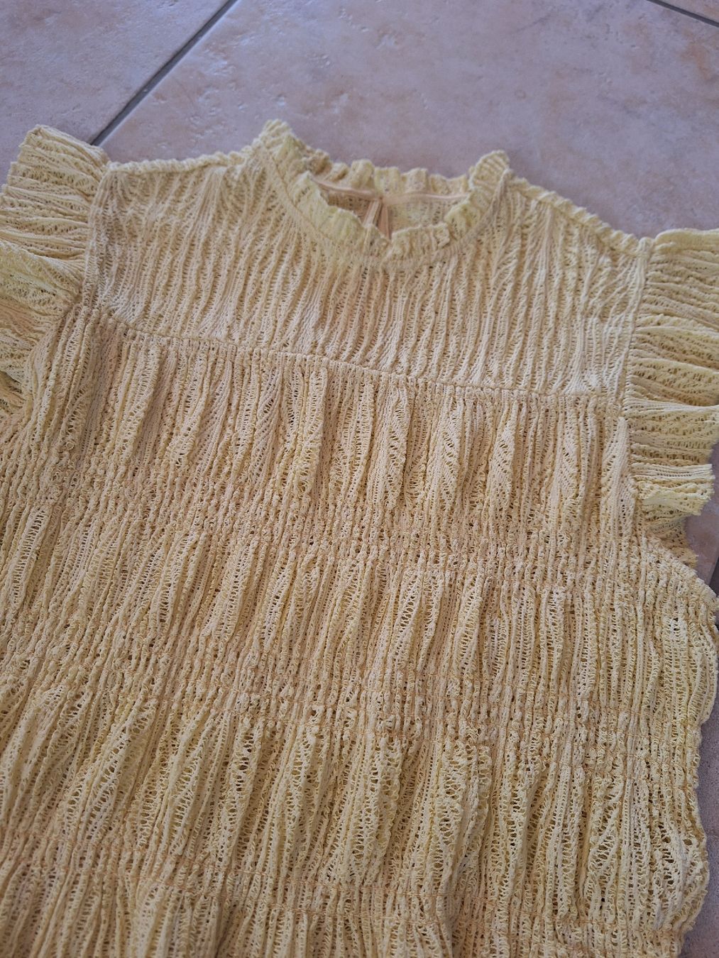 H&M Tops: Shirt verspielt hellgelb – Neuf (Voir description) à Rheinfelden par Cleopatra2000 1