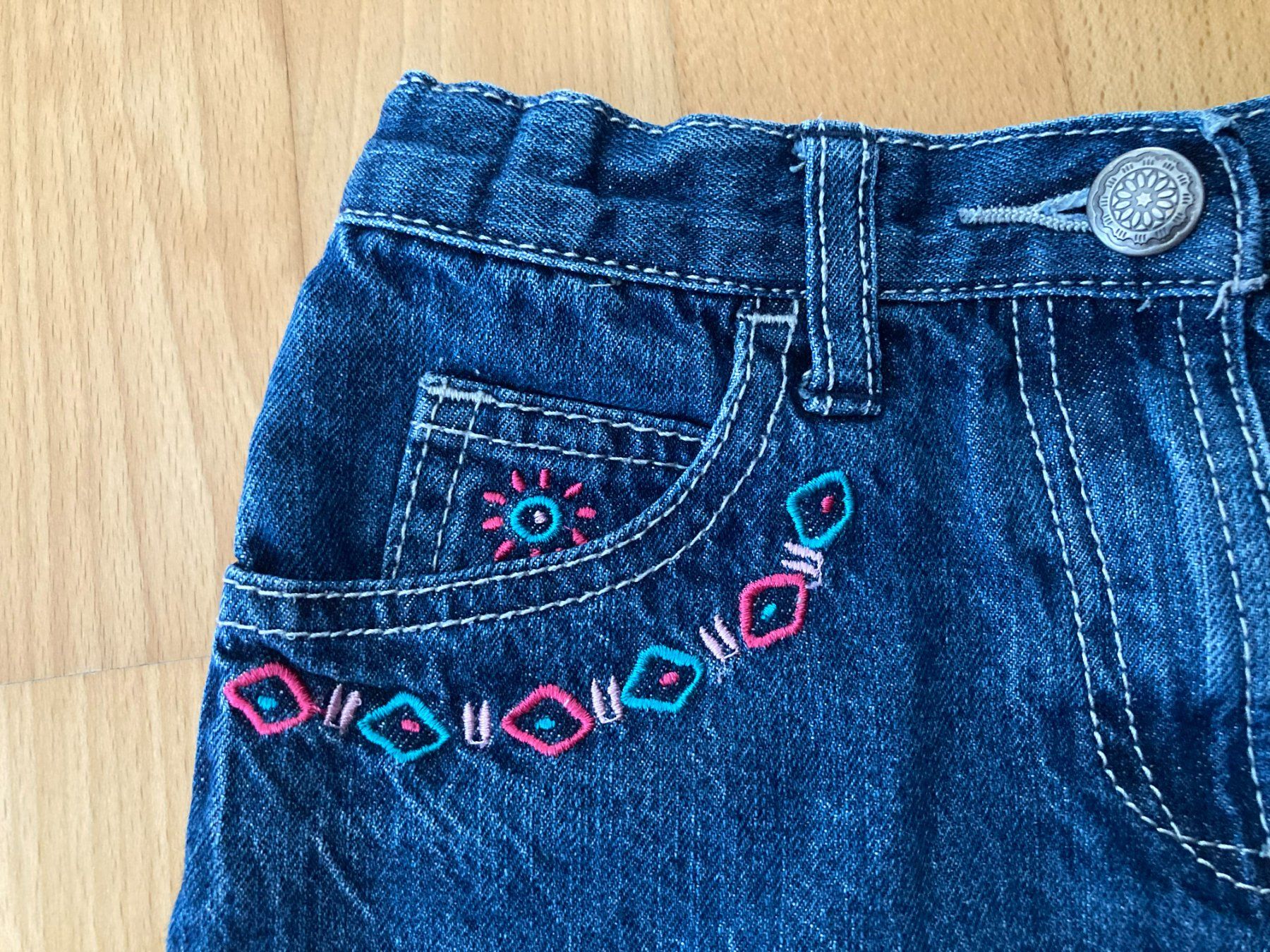 Vestiti & Gonne: Jeansrock mit farbigem Muster – Usato da Muttenz venduto da Juvenile33 1