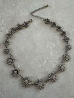 Hübsche Modeschmuck-Halskette mit Blumen – ideal zum Dirndl 