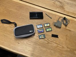 Nintendo DS Lite schwarz + 5 Spiele + Zubehör