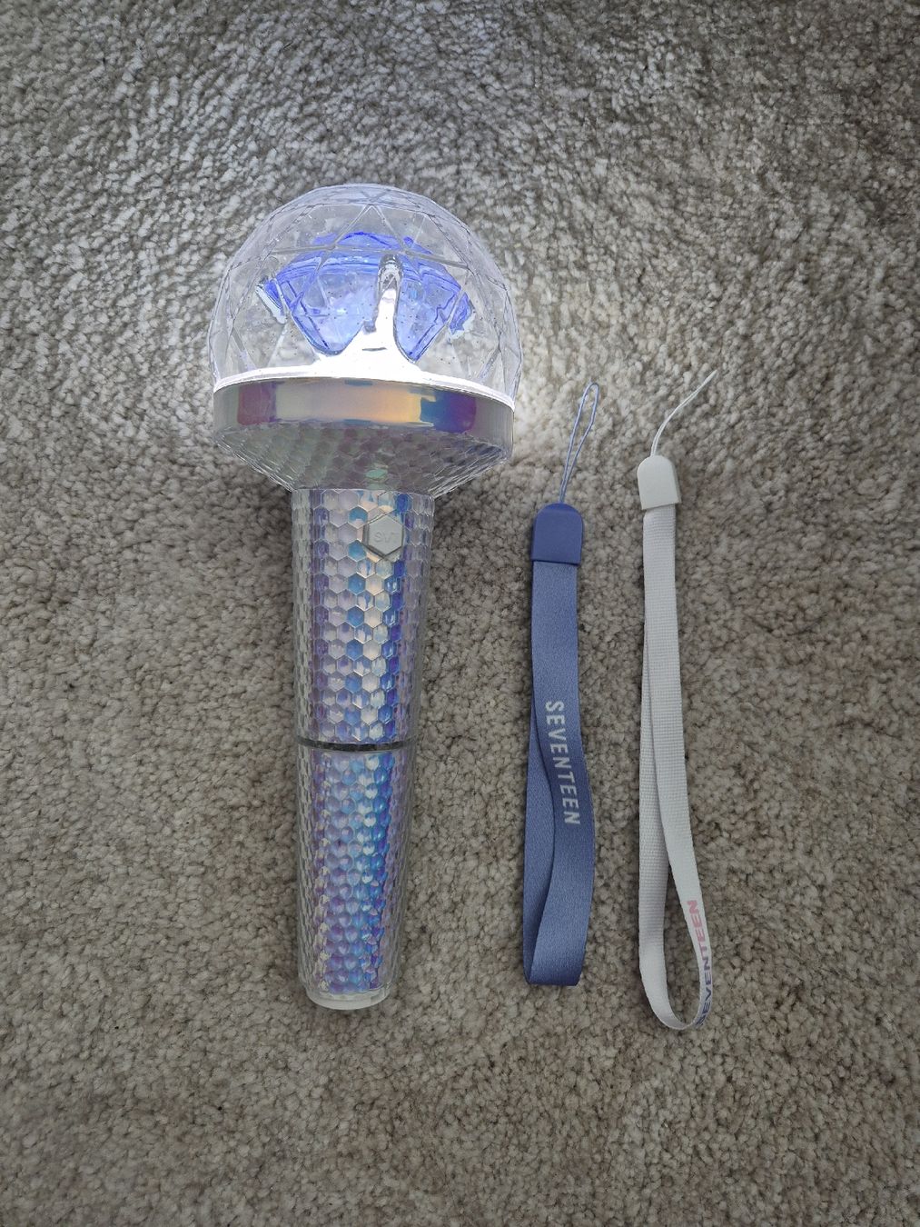Lampen: Lightstick SEVENTEEN KPOP – Gebraucht aus Bern von nin_9zt2