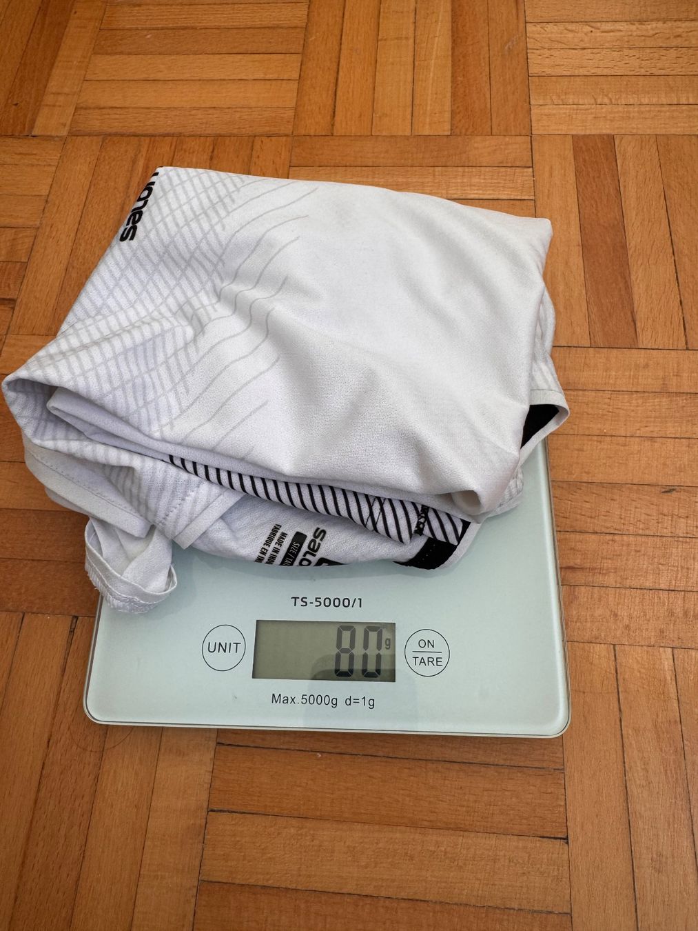 Salomon T-shirt: Salomon White Athletic T-Shirt - Size M – Usato da Zürich venduto da CircularEco 5