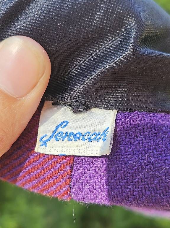 Copricapi, berretti & cappellini: Bunte Mütze / Berets mit Schottenmuster – Usato da Basel venduto da spo_9r87 2