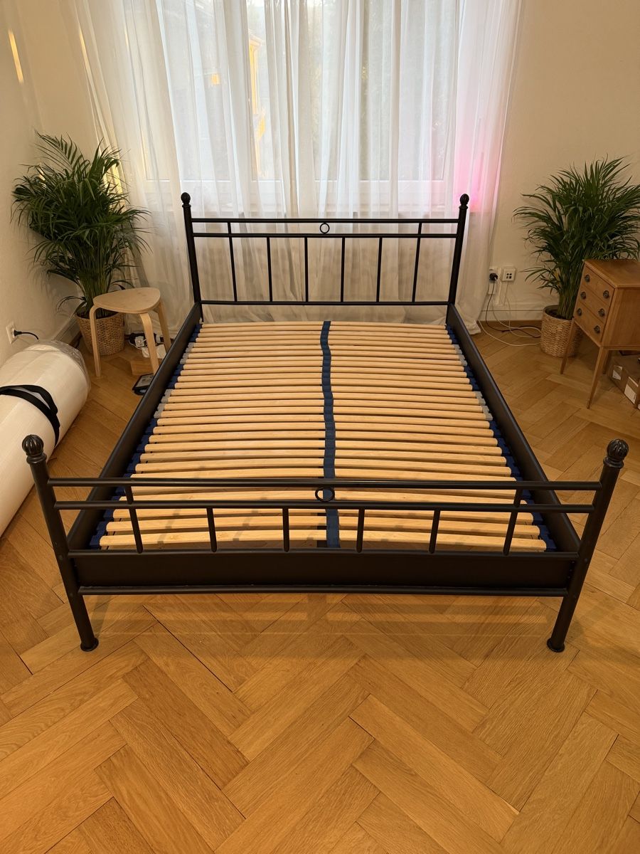 Letti: 140×200 Black Metal Bed Frame with Slatted Base – Nuovo (secondo la descrizione) da Zürich venduto da mik_ykn6 4