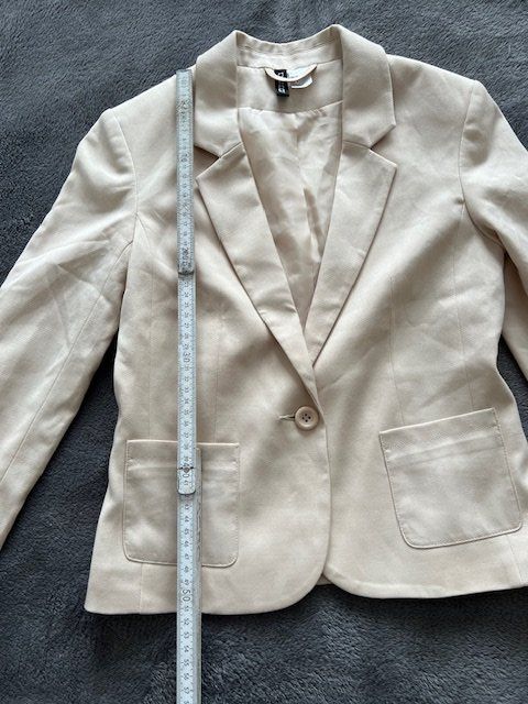 H&M Giacche: Schicke Blazer von H&M in Grösse 34 – Usato da Gossau Sg venduto da olles 2